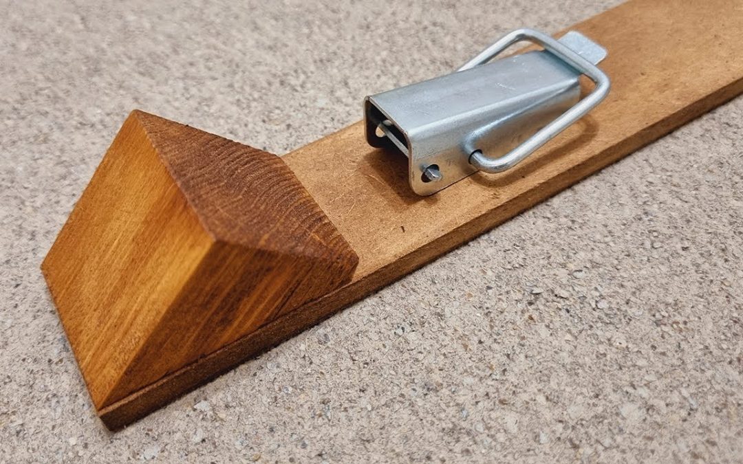 An extremely ingenious woodworking artisan’s method